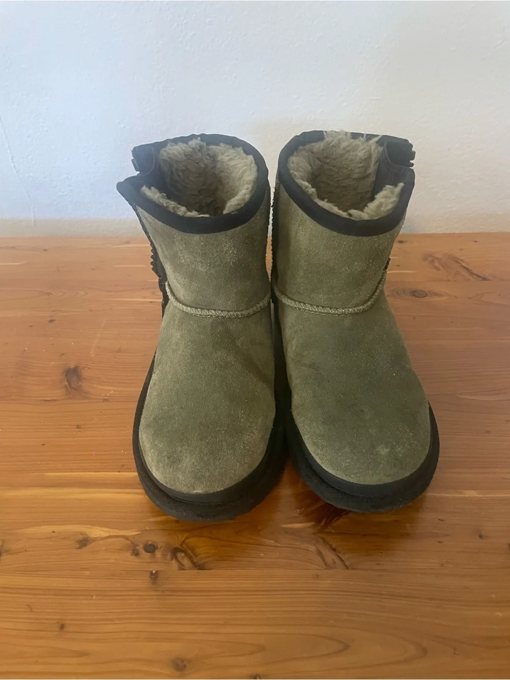Kids UGGs Cozy Suede Winter Boots